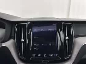 Volvo XC60 (2018) thumbnail 18