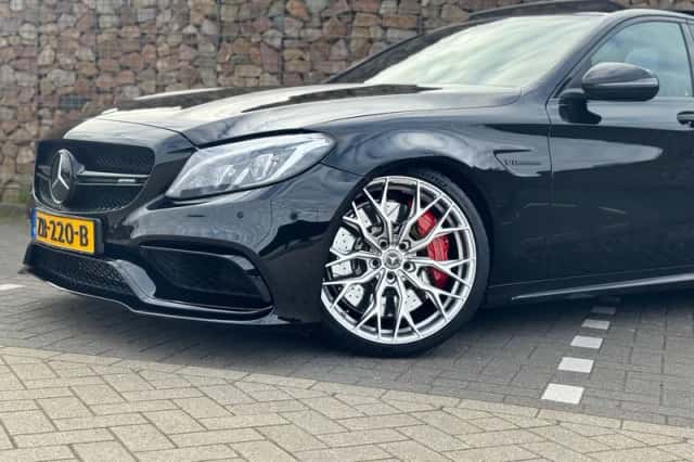 Mercedes-Benz C-Klasse (2015) thumbnail 2