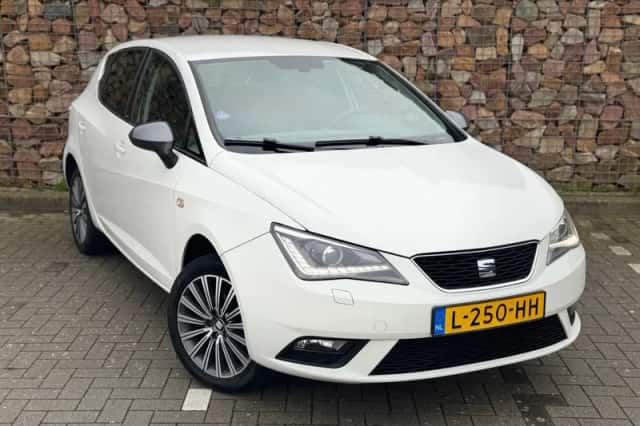 SEAT Ibiza (2016) thumbnail 3