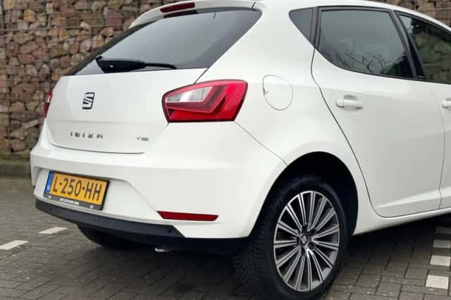 SEAT Ibiza (2016) thumbnail 6