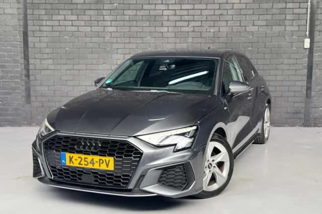 Audi A3 (2021) thumbnail 1