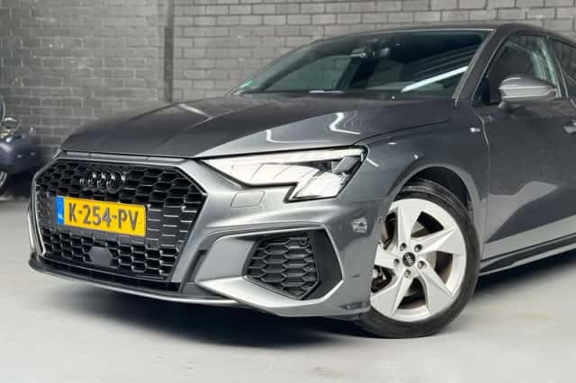 Audi A3 (2021) thumbnail 2