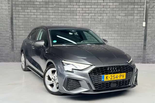 Audi A3 (2021) thumbnail 3