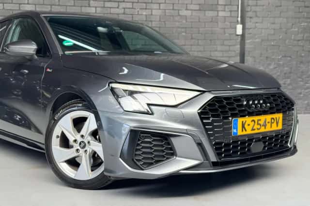 Audi A3 (2021) thumbnail 4