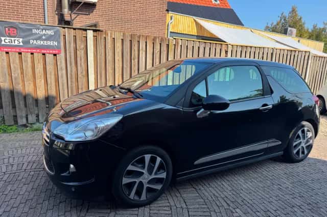 Citroën DS3 (2013) thumbnail 2