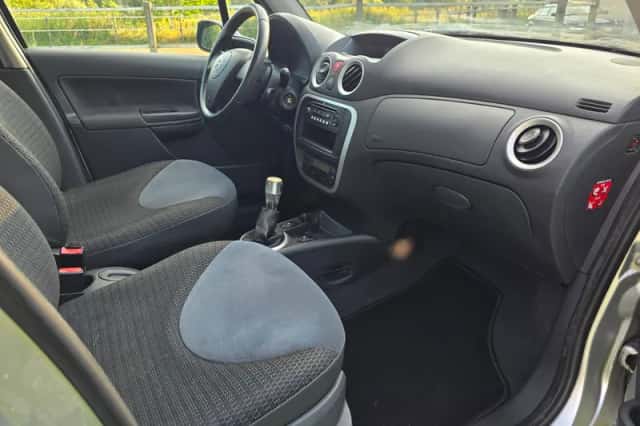 Citroën C3 (2008) thumbnail 2