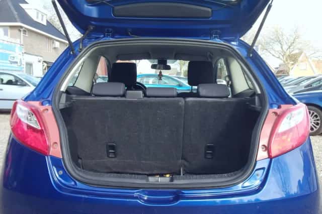 Mazda 2 (2008) thumbnail 5