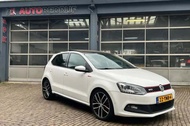 Volkswagen Polo (2012) thumbnail 1