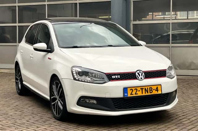 Volkswagen Polo (2012) thumbnail 2