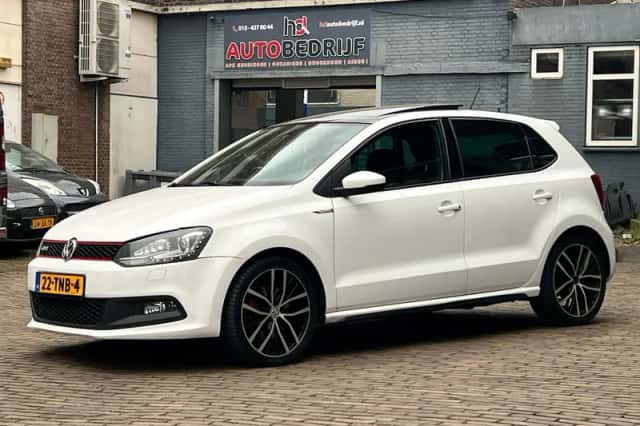 Volkswagen Polo (2012) thumbnail 3