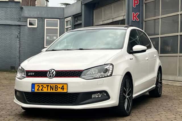 Volkswagen Polo (2012) thumbnail 4