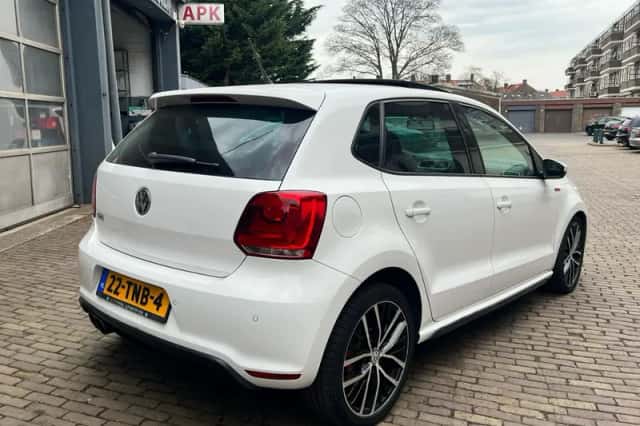 Volkswagen Polo (2012) thumbnail 6