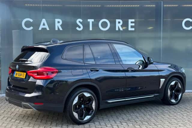BMW iX3 (2021) thumbnail 3