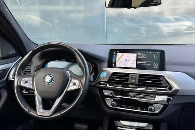 BMW iX3 (2021) thumbnail 4