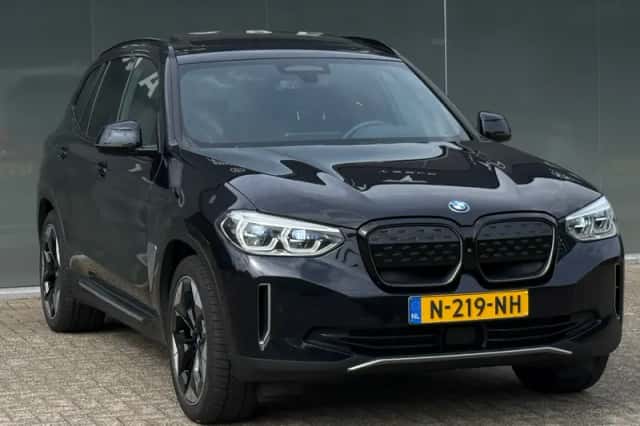 BMW iX3 (2021) thumbnail 3