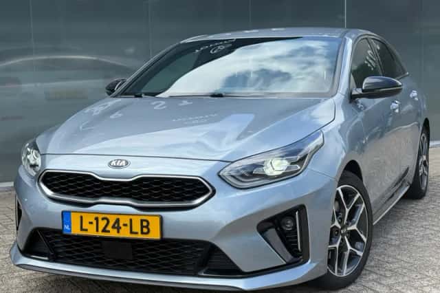 Kia Proceed (2021) thumbnail 2
