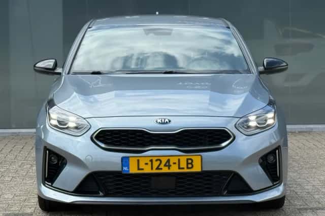 Kia Proceed (2021) thumbnail 4