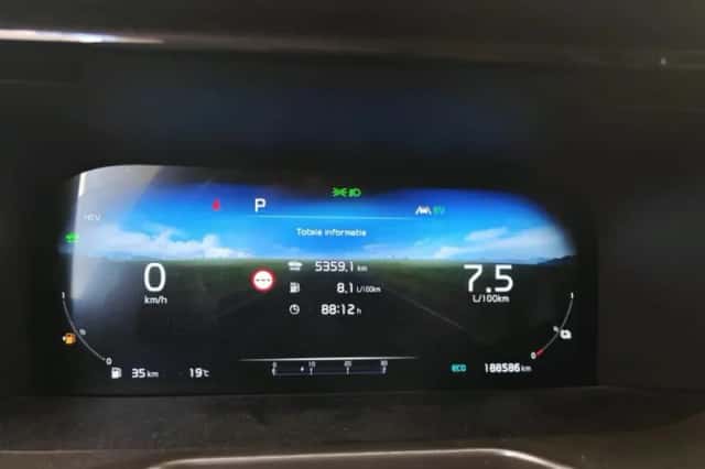 Kia Sorento (2021) thumbnail 5