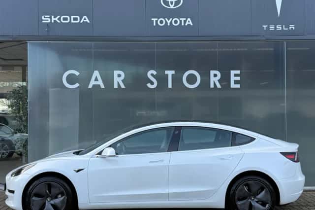 Tesla Model 3 (2020) thumbnail 2