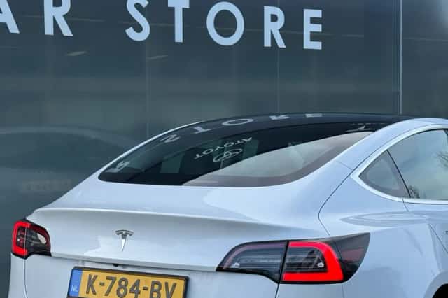 Tesla Model 3 (2020) thumbnail 6