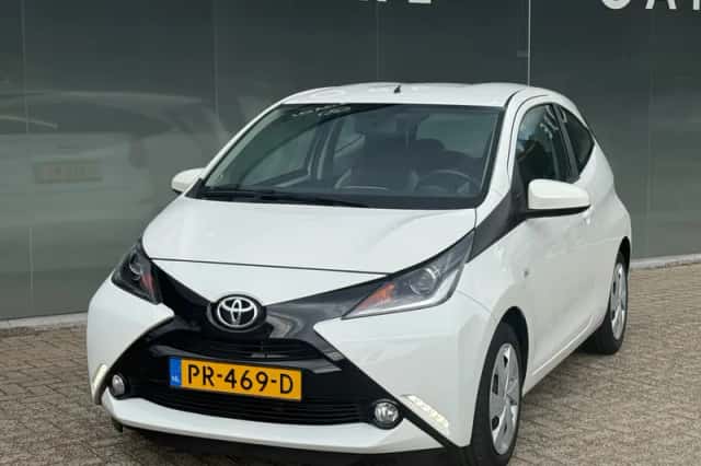 Toyota Aygo (2017) thumbnail 1