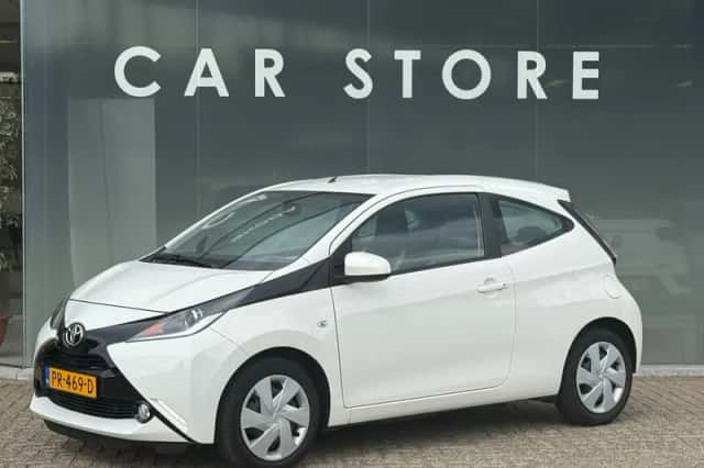 Toyota Aygo (2017) thumbnail 2
