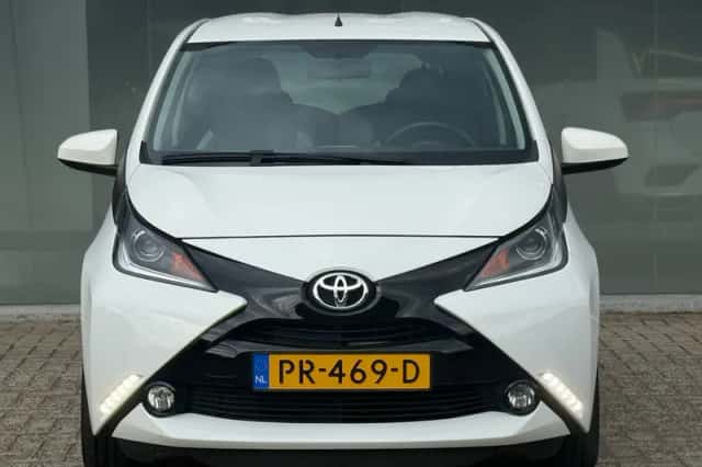 Toyota Aygo (2017) thumbnail 4