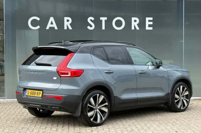 Volvo XC40 (2021) thumbnail 2