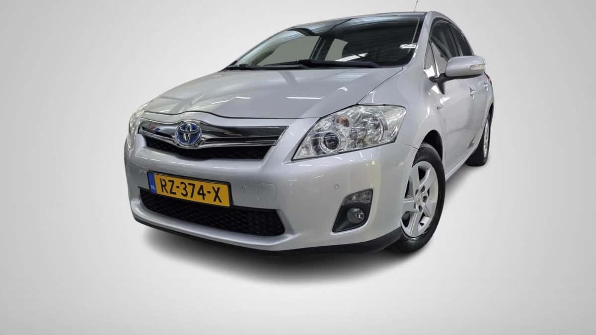 Toyota Auris (2011) — foto 1
