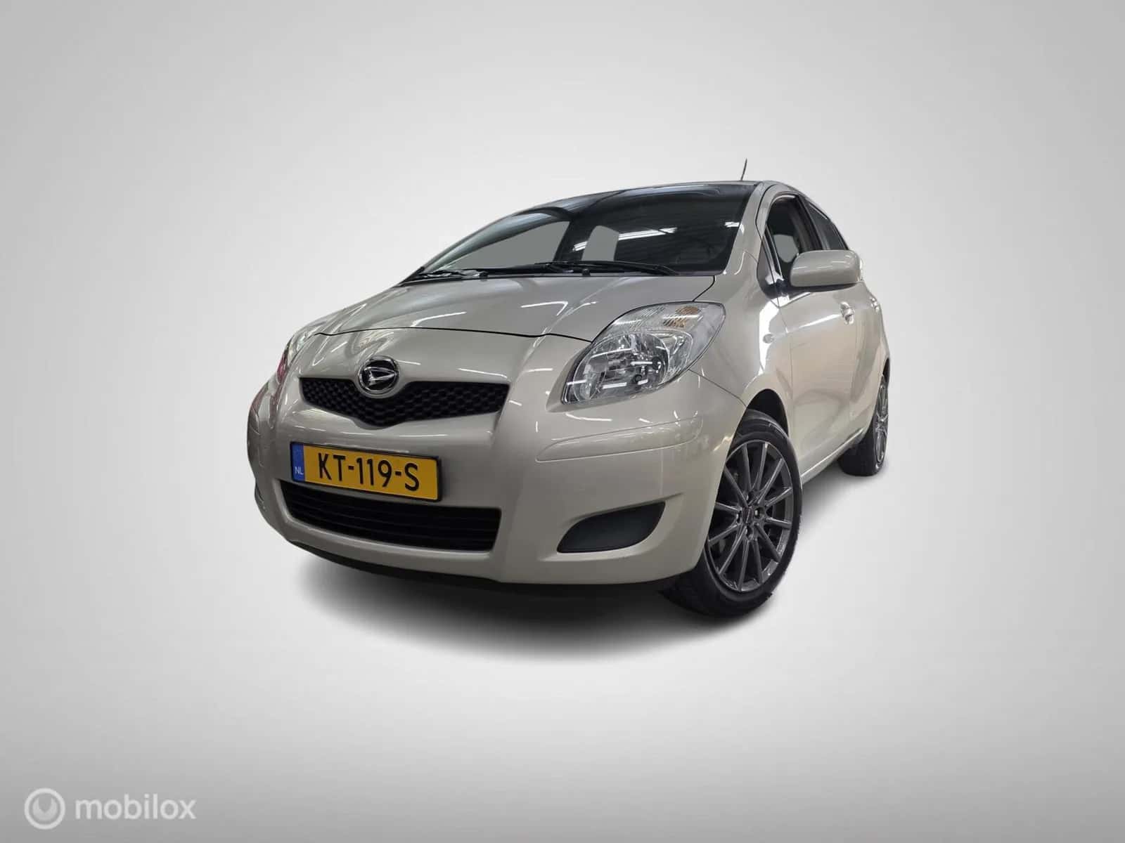 Daihatsu Charade (2012) — foto 1