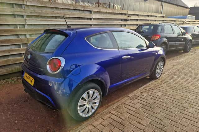 Alfa Romeo Mito (2013) thumbnail 2