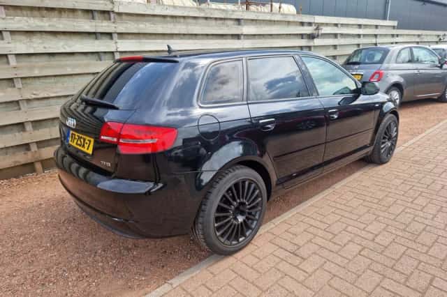 Audi A3 (2013) thumbnail 3