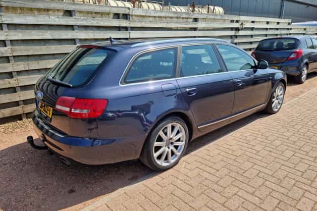 Audi A6 (2011) thumbnail 2