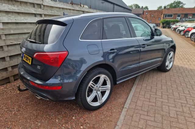 Audi Q5 (2011) thumbnail 2