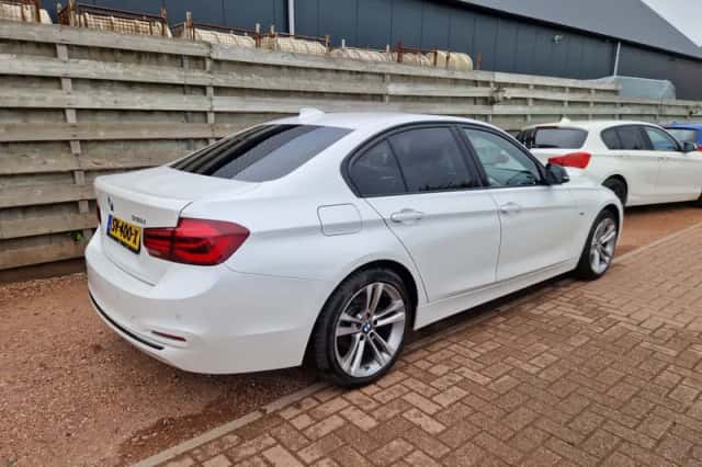 BMW 3-Serie (2018) thumbnail 2