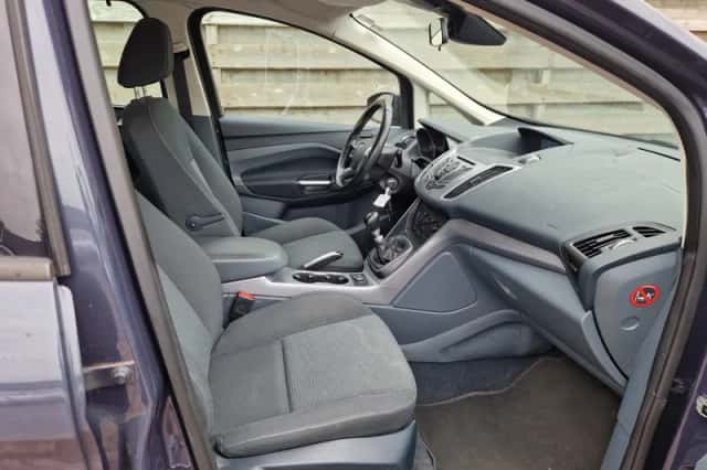 Ford C-Max (2015) thumbnail 3