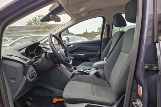 Ford C-Max (2015) thumbnail 6
