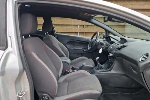 Ford Fiesta (2016) thumbnail 4