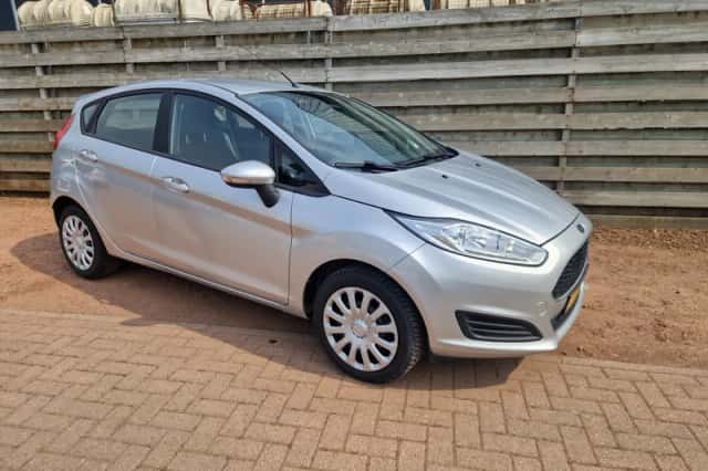 Ford Fiesta (2016) thumbnail 1