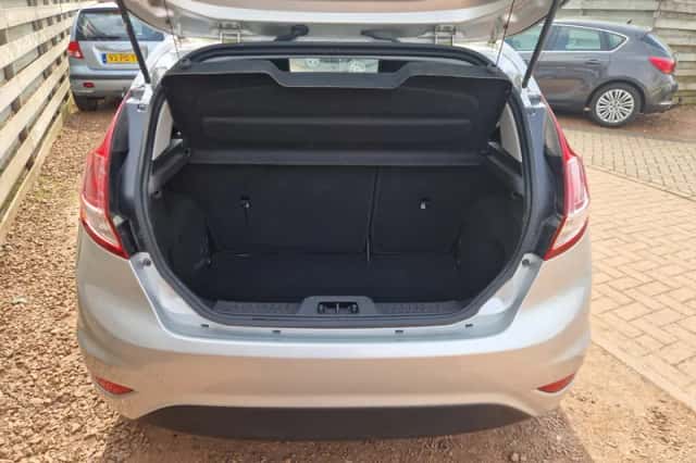 Ford Fiesta (2016) thumbnail 5