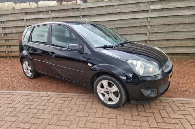 Ford Fiesta (2008) thumbnail 1