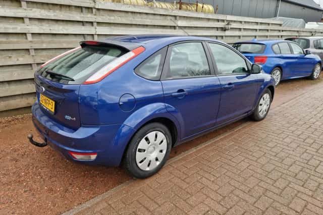 Ford Focus (2010) thumbnail 2