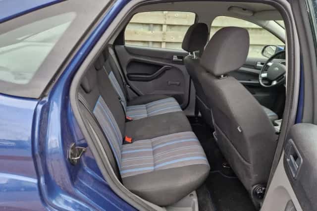 Ford Focus (2010) thumbnail 4