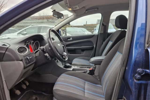 Ford Focus (2010) thumbnail 6