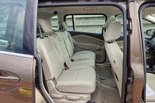 Ford Grand C-Max (2016) thumbnail 4