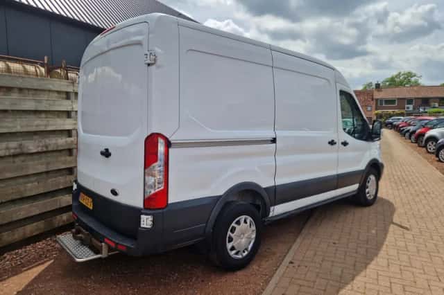Ford Transit (2017) thumbnail 2