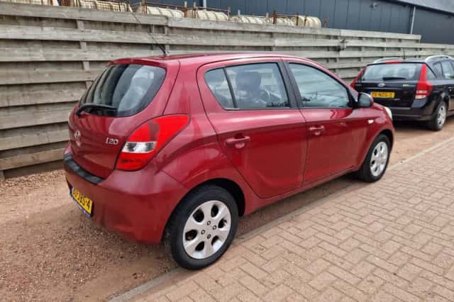 Hyundai i20 (2009) thumbnail 2
