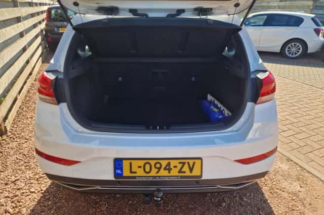 Hyundai i30 (2021) thumbnail 5