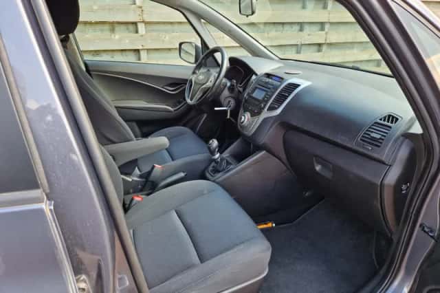 Hyundai ix20 (2012) thumbnail 3