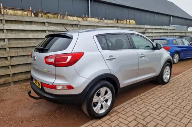 Kia Sportage (2013) thumbnail 2